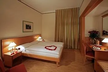 Üdülőközpont Esplanade Hotel, & Minusio