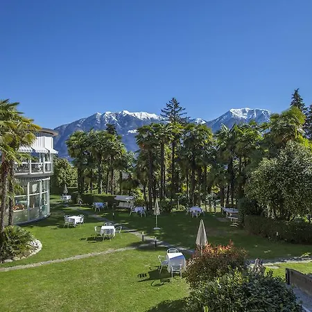 Θέρετρο Esplanade Hotel, &